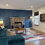 Modern Poconos Home, Game Room, Pool, Waterparks