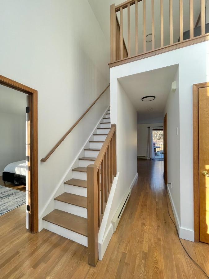 Modern Poconos Home, Game Room, Pool, Waterparks Chalé Albrightsville