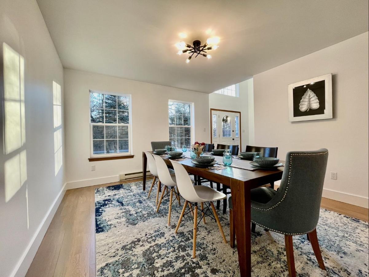 Chalé Modern Poconos Home, Game Room, Pool, Waterparks